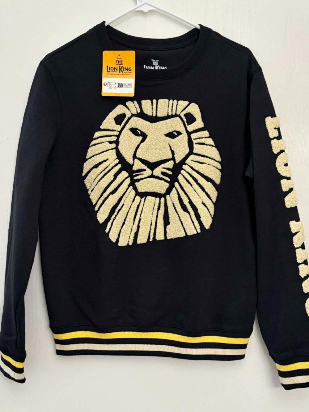 Disney Lion King Chenille Sweatshirt NWT Size S Graphic Crewneck Pullover